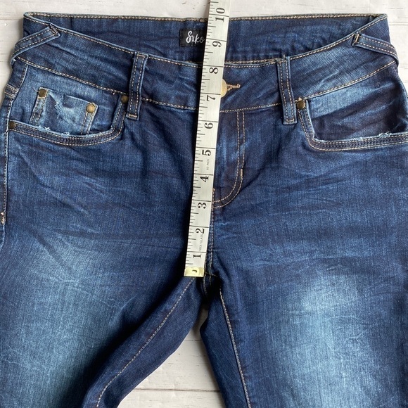 Suko Mid Rise Skinny Jeans Medium Wash Slightly Faded and Distressed - Picture 14 of 16